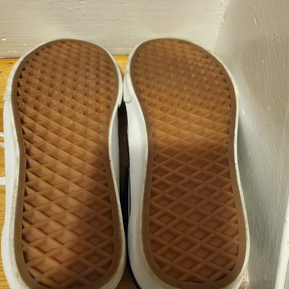 Vans - Picture 2 of 3